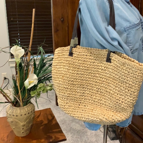 Old Navy Handbags - Old Navy Straw Oversized Tote